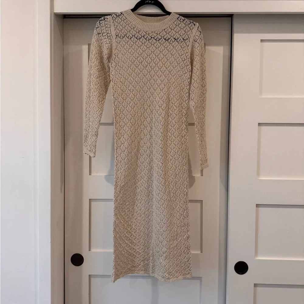 SCALLOPED LONG SLEEVE CROCHET KNIT DRESS - Picture 3 of 3